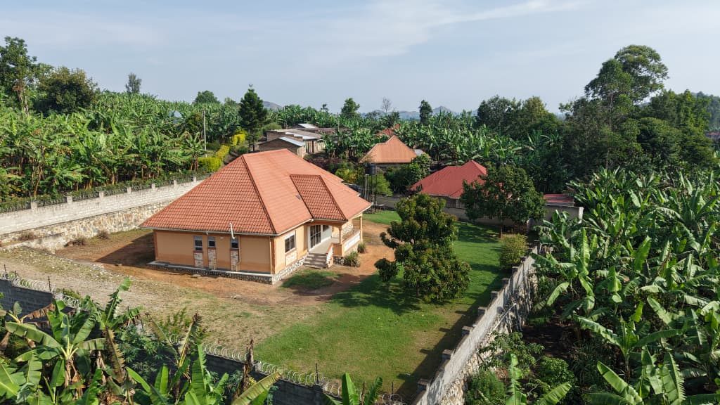 Standalone for Rent in Fort portal Tourism City