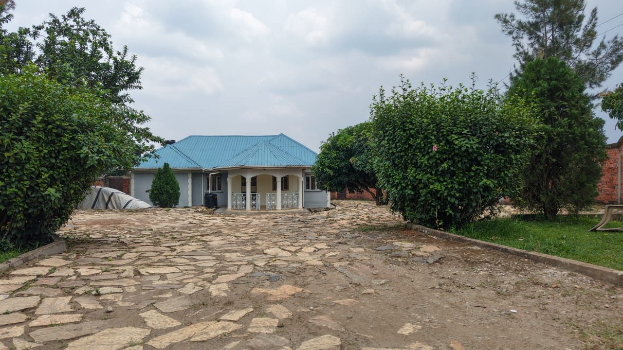 Property for Rent: Spacious 3-Bedroom Home in Fort Portal City