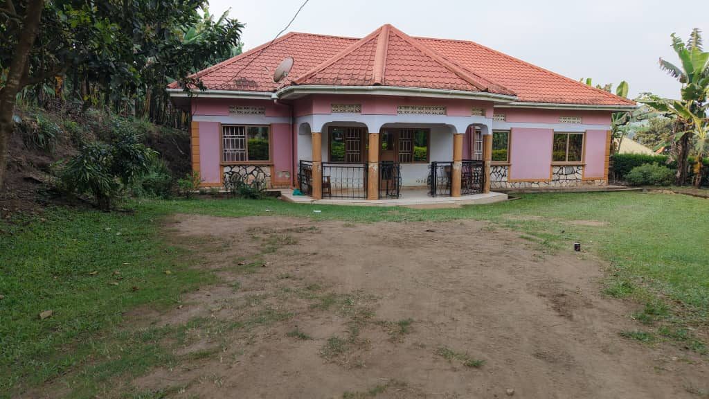 4 Bedroom Residential House on Sale in Fort portal Tourism City