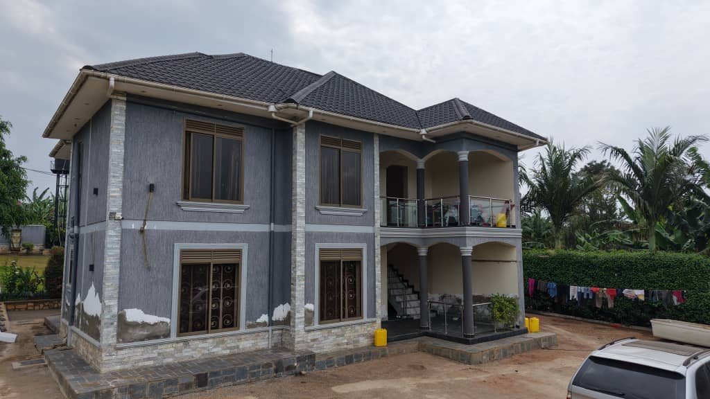 "EXQUISITE HOME PROPERTY ON SALE IN FORT PORTAL TOURISM CITY!